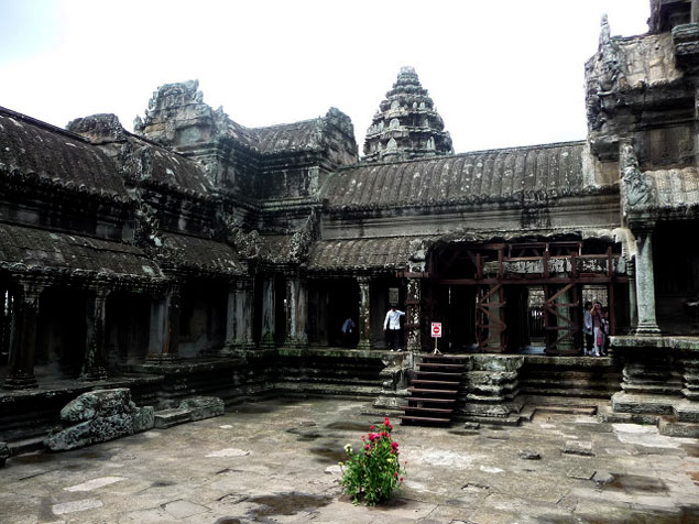Patio interior del mas famoso templo de Angkor