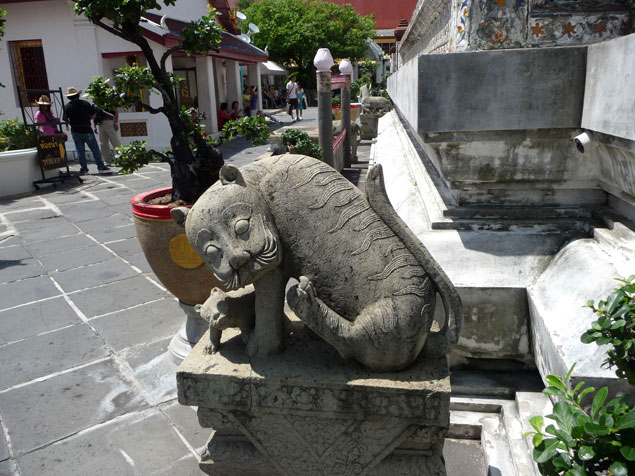 Escultura en el Wat Arun
