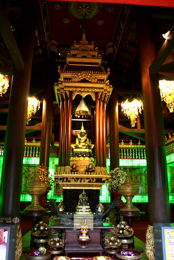 El buda esmeralda del Wat phra kaew
