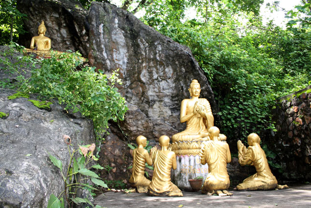 Imágenes budistas en el recorrido
