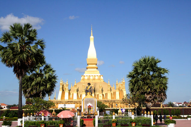 Gran estupa dorada Pha that Luang