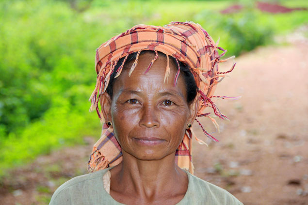 Bella mujer birmana