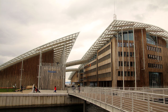 Museo de Aker Brygge con una estructura innovadora