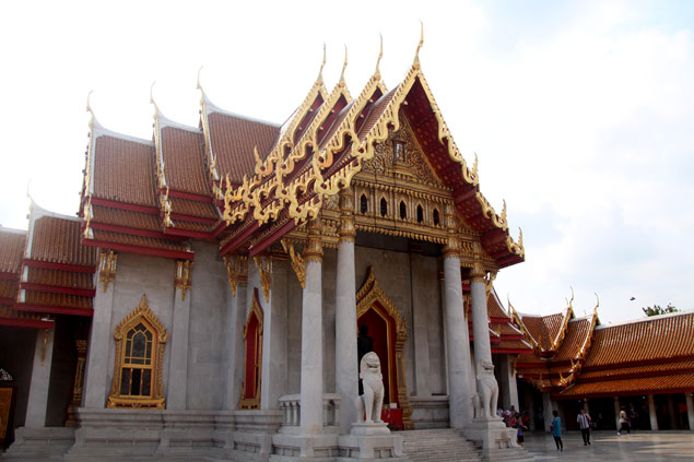 Fachada del Wat Benchamabophit
