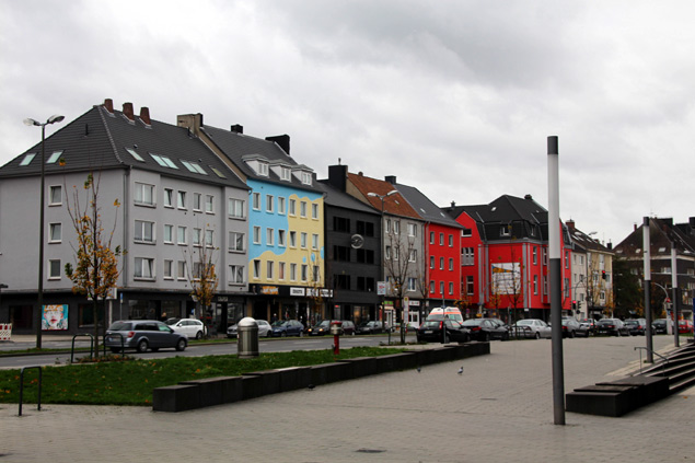 Colorida calle de la ciudad
