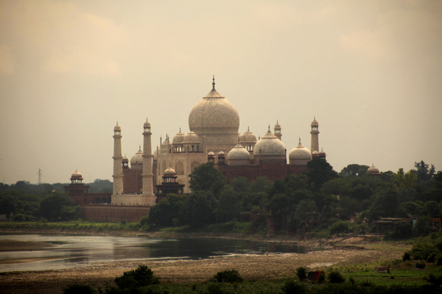 El Taj Mahal desde el Fuerte de Agra