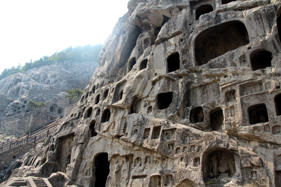 las cuevas esculpidas en la roca