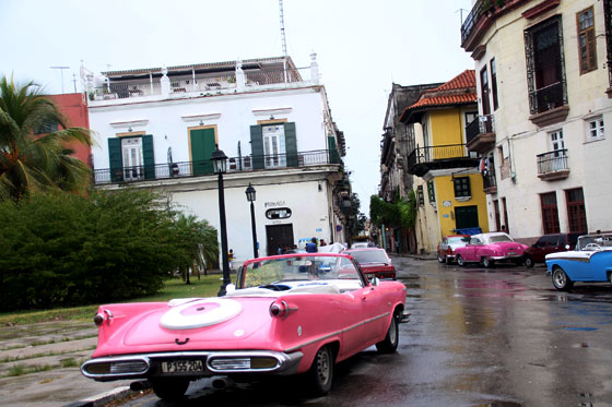 La Habana Vieja y sus coches clásicos