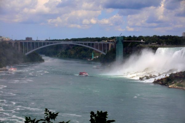 Uno de los puentes entre Canadá y estados Unidos