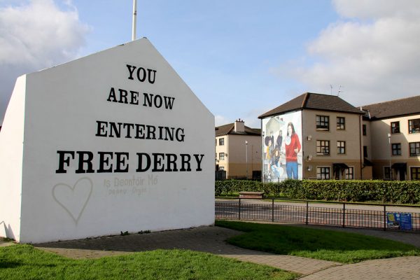 que ver en Derry , Bogside