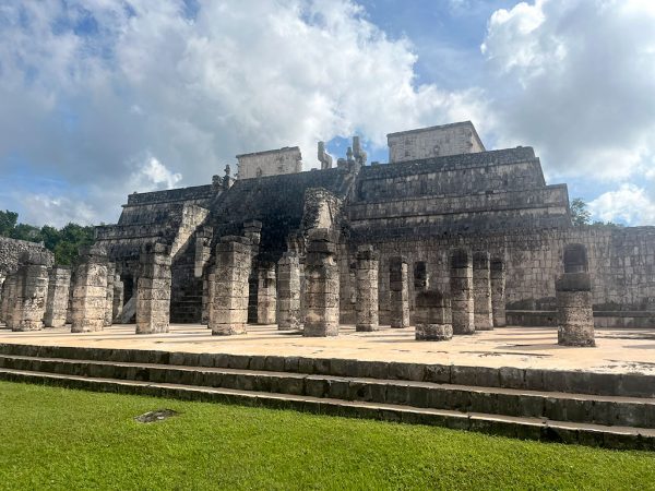 templo de los guerreros que visitar en Chichén Itzá